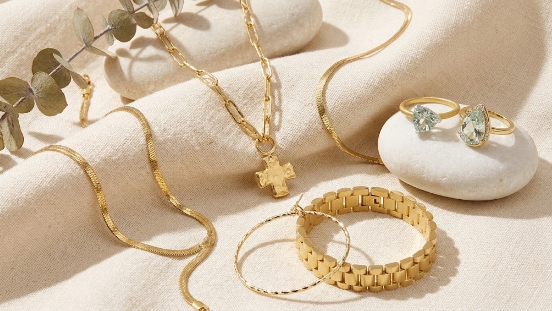 Personalized Jewelry and Custom Name Necklaces for Meaningful Gifts